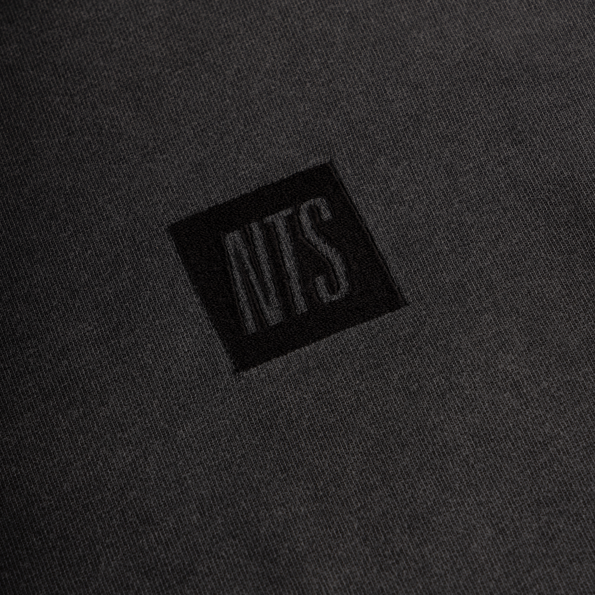 NTS RADIO - Icon Longsleeve - Black On Vintage Black