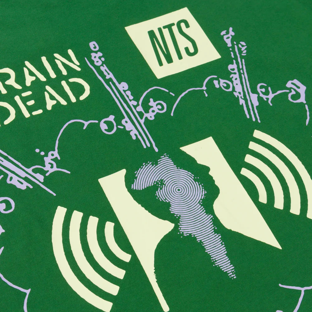 NTS RADIO - BRAIN DEAD X NTS NOISE POLLUTION TEE - GREEN
